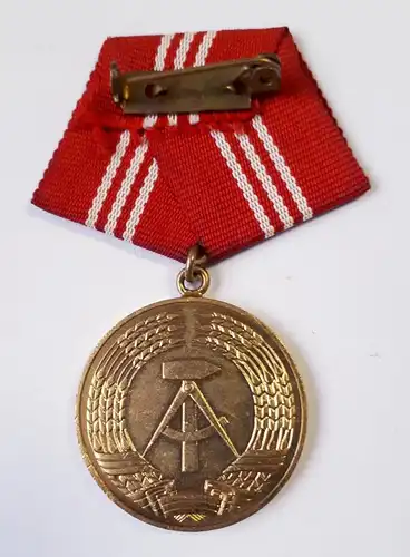 DDR MdI Medaille für treue Dienste in den Kampfgruppen der Arbeiterklasse in gold