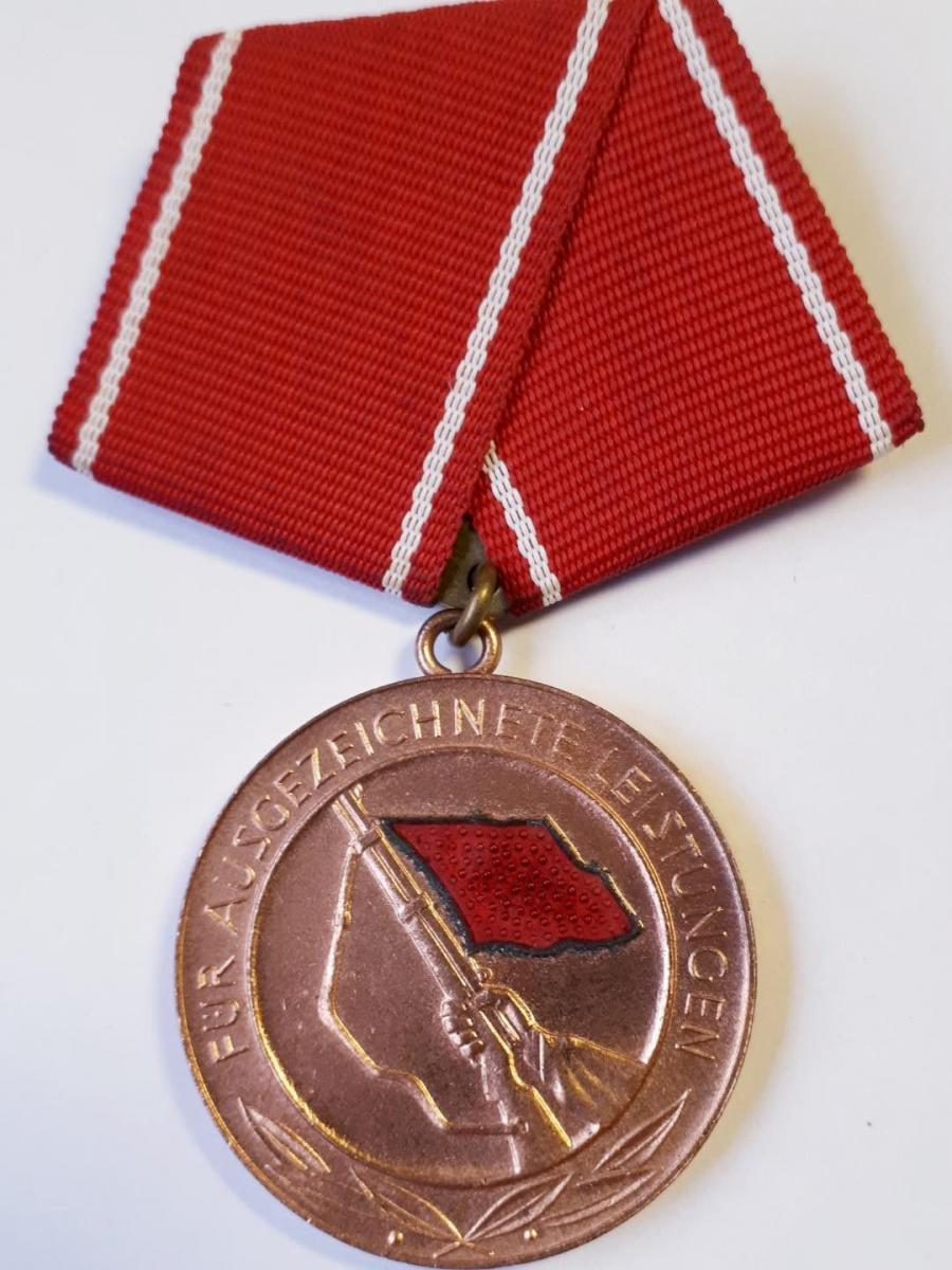 Ddr Mdi Orden Medaille F R Ausgezeichnete Leistungen In Den Kampfgruppen Nr