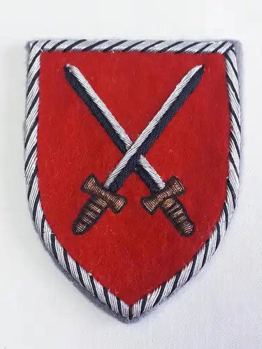 Verbandabzeichen Bundeswehr Amt für Heeresentwicklung auf Unterlage