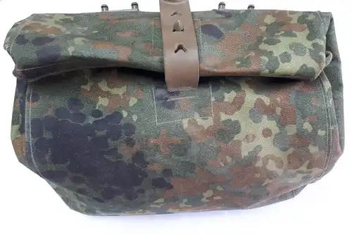 Original Bundeswehr Maskentasche flecktarn