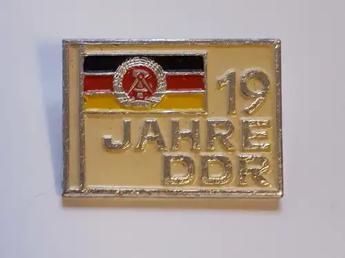 DDR Abzeichen 19 Jahre DDR