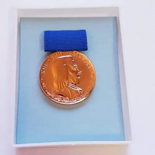 DDR Abzeichen Orden Johann Heinrich Pestalozzi 