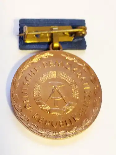 DDR Abzeichen Orden Johann Heinrich Pestalozzi in Bronze