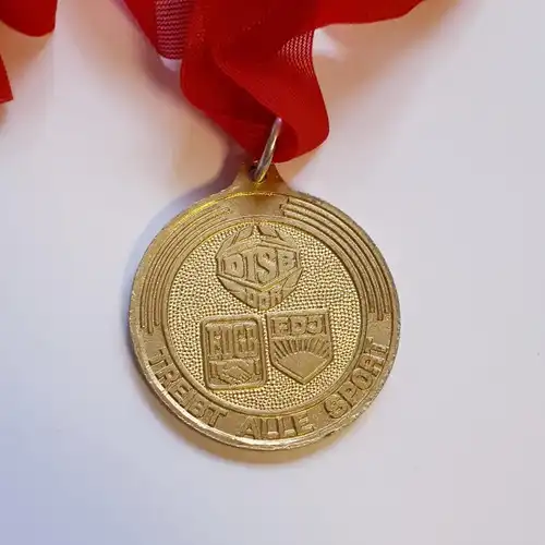 DDR Medaille Sportfest der Werktätigen - Treibt alle Sport am Band