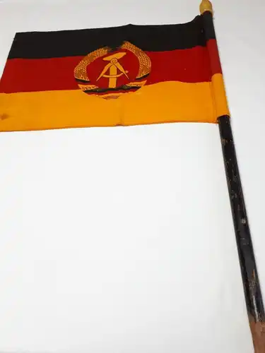 DDR Flagge Fahne am Stock ca. 37 cm x 51 cm
