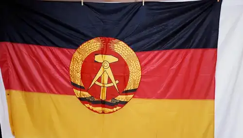 DDR Flagge 120 cm x 190 cm