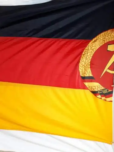 DDR Flagge 350 cm x 200 cm