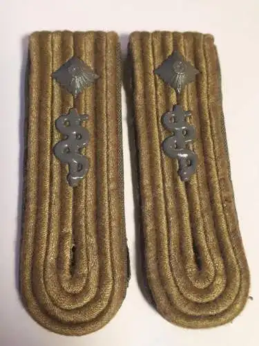 DDR NVA Felddienst Schulterstücke med.Dienst Unterleutnant