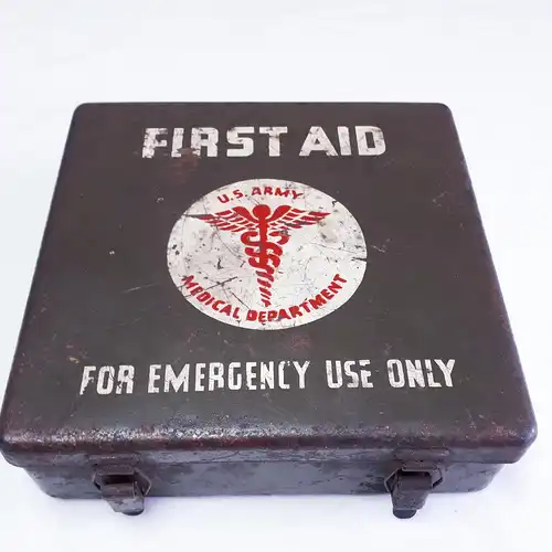 US Army First Aid - For Emergency use only 2.WK