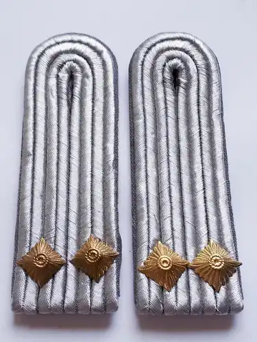 DDR NVA Luftverteidigung Schulterstücke Leutnant 