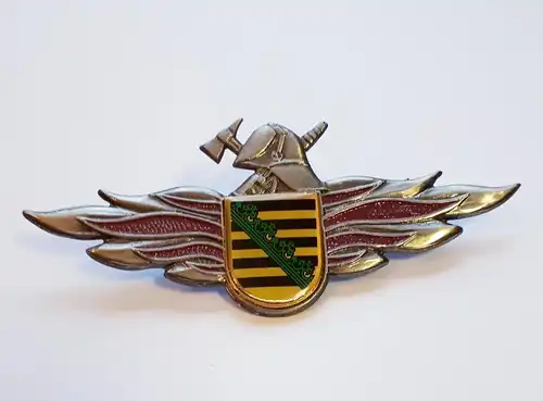 BRD Feuerwehr Mützenkokarden Sachsen Wappen mit Kunstharz Beschichtung ca. 8,5 cm