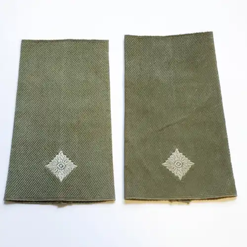 Bundeswehr Rangschlaufen weiß auf oliv Leutnant