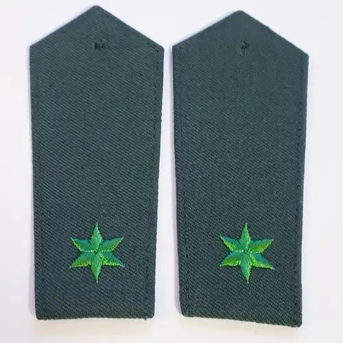 Polizei Schulterklappen grün der Ex DDR Mai-Oktober 1990 Polizeioberwachtmeister