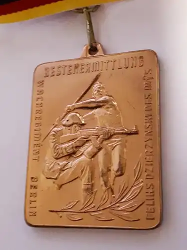 DDR MfS Medaille Dynamo Bestenermittlung Wachregiment Berlin F.Dzieryznski Bronze