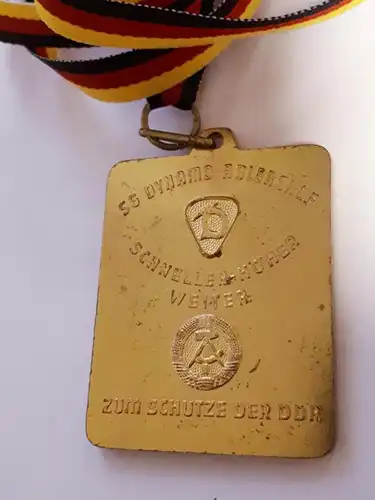 DDR MfS Medaille Dynamo Bestenermittlung Wachregiment Berlin F.Dzieryznski Gold