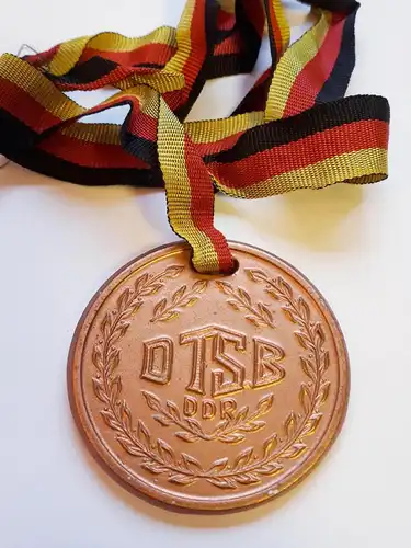 DDR Medaille DTSB Deutscher Turn- und Sportbund Bronze