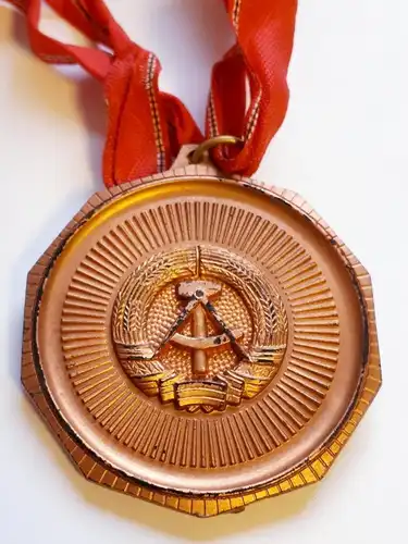 DDR Medaille GST Kreiswehrspartakiade Bronze 1974