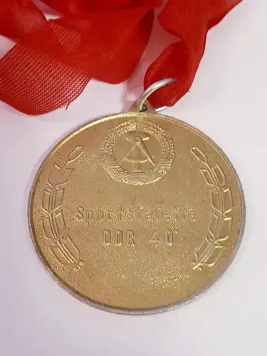 DDR Medaille SG Dynamo Sportstafette Gold