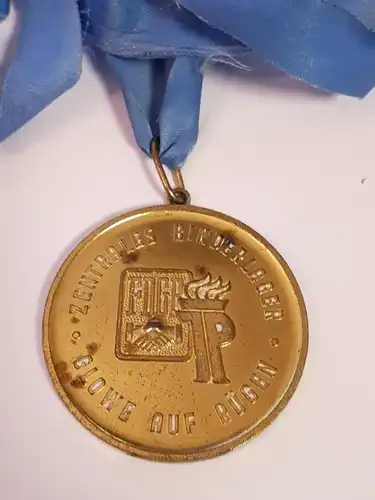 DDR Medaille Zentrales Kinderlager Glowe/ Rügen