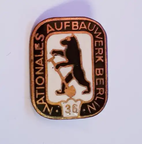 DDR NAW Abzeichen Für den freiwilligen Aufbau Berlins Ba.Nr.3735 b
