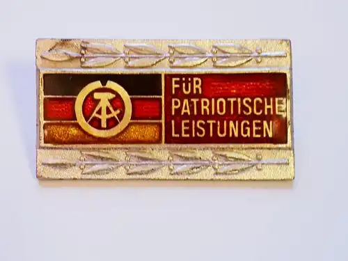 DDR Ehrennadel der Nationalen Front Ba.Nr.3705 e