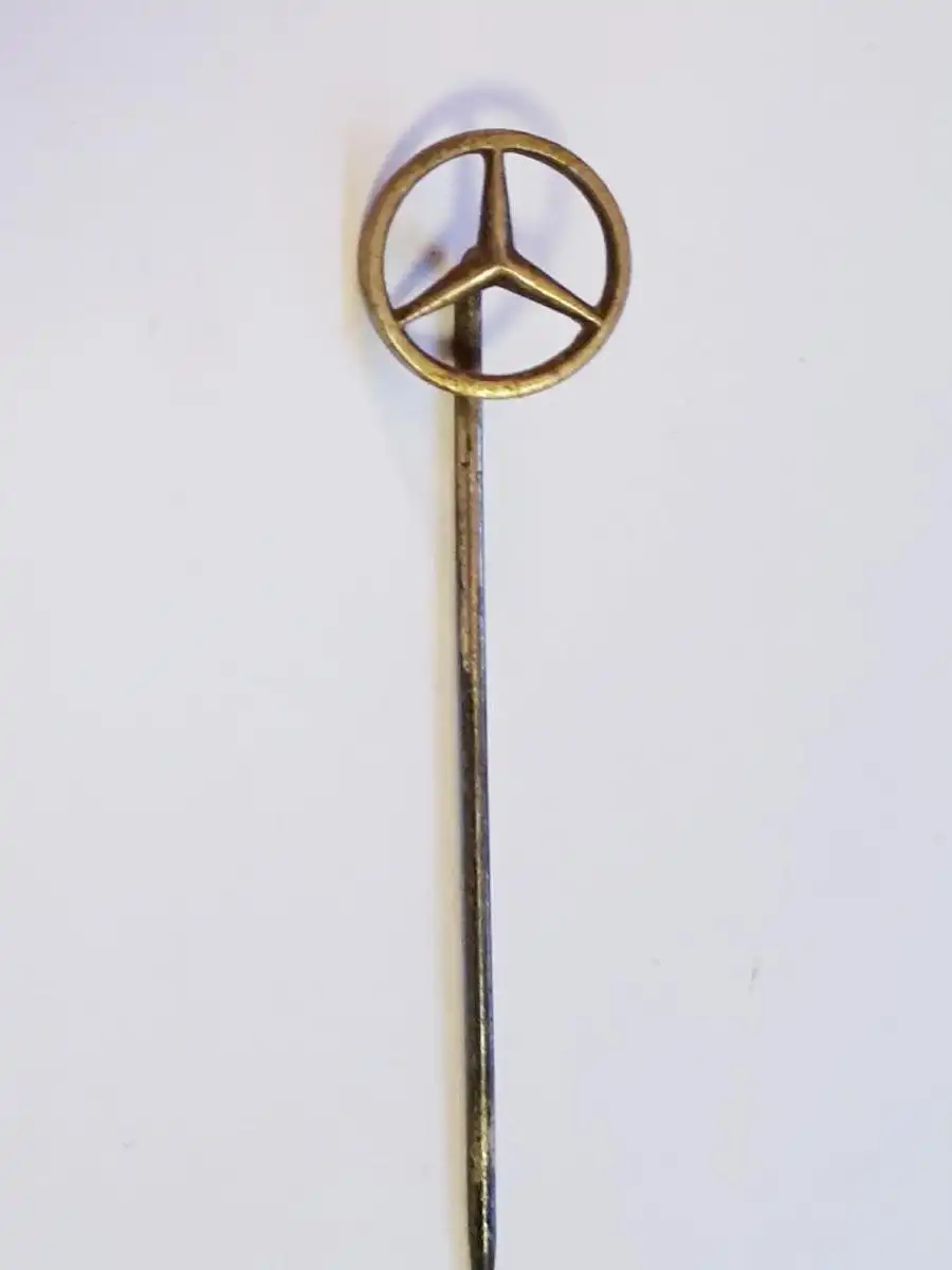 Anstecknadel Mercedes Stern