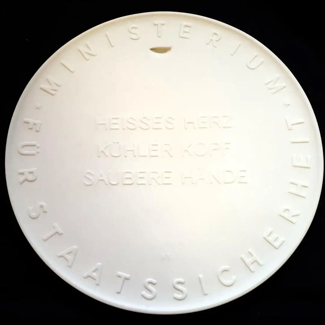 Medaille Meissen Porzellan MfS Dr. Richard Sorge