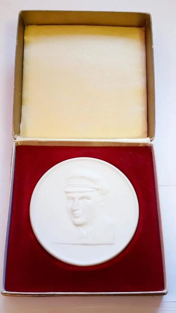 Medaille Porzellan 30 Jahre FDJ im Etui