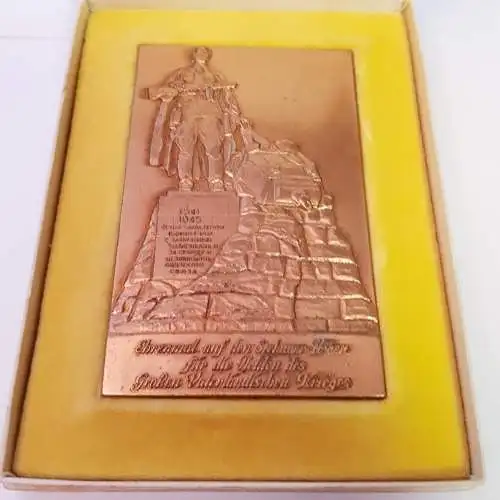 DDR Plakette Ehrenmal auf den Seelower Höhen  im Etui