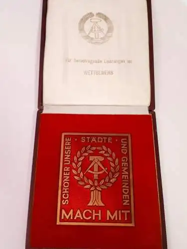 DDR Plakette Mach Mit - Schöner unsere Städte und Gemeinden