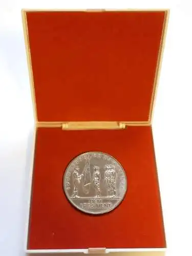 DDR Medaille 30 Jahre NVA - Dem 1. Regiment