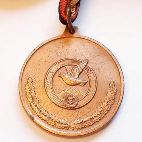 DDR Medaille Taubenzucht Für hervorragende Leistungen