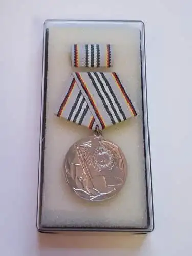 DDR NVA Orden Medaille 30 Jahre NVA