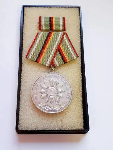 DDR Verdienstmedaille der Organe des MdI