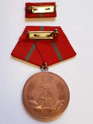 DDR Verdienstmedaille der Zollverwaltung der DDR bronze