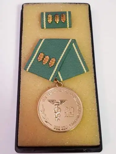 DDR Medaille Für treue Dienste in der Zollverwaltung der DDR 30 Jahre