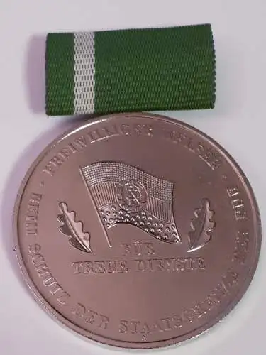 DDR Medaille Freiwilliger Helfer beim Schutz der Staatsgrenze der DDR 15 Jahre