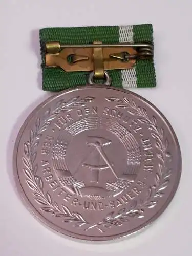 DDR Medaille Freiwilliger Helfer beim Schutz der Staatsgrenze der DDR 15 Jahre