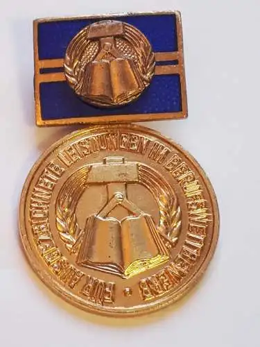 DDR Abzeichen Für ausgezeichnete Leistungen im Berufswettbewerb