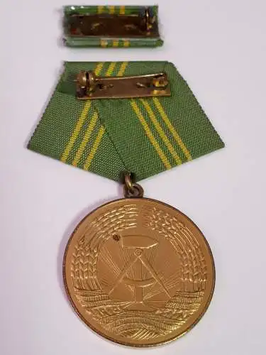 DDR MdI Volkspolizei Medaille Für treue Dienste in Gold