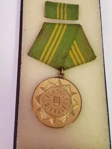 DDR MdI Volkspolizei Medaille Für treue Dienste in Gold