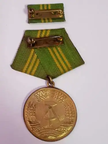 DDR MdI Volkspolizei Medaille Für treue Dienste in Gold