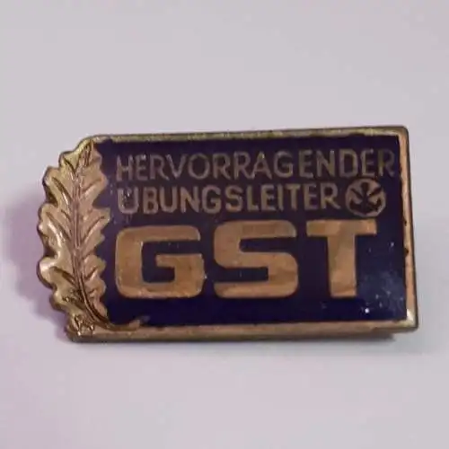 DDR GST Abzeichen Hervorragender Übungsleiter