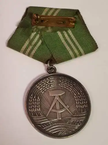 DDR MdI Volkspolizei Medaille Für treue Dienste in Silber