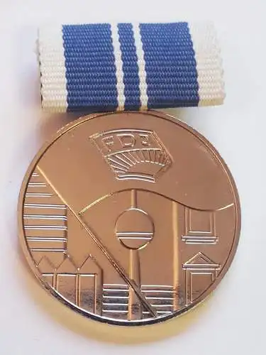 DDR Medaille Für Verdienste am zentralen Jugendobjekt FDJ-Initiative Berlin