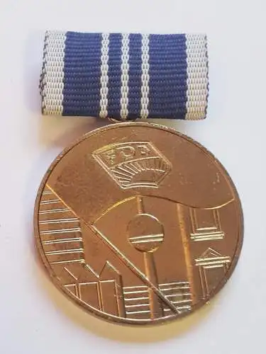 DDR Medaille Für Verdienste am zentralen Jugendobjekt FDJ-Initiative Berlin
