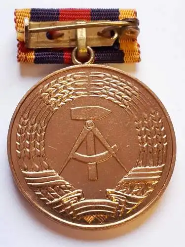 DDR Feuerwehr Medaille Für treue Dienste