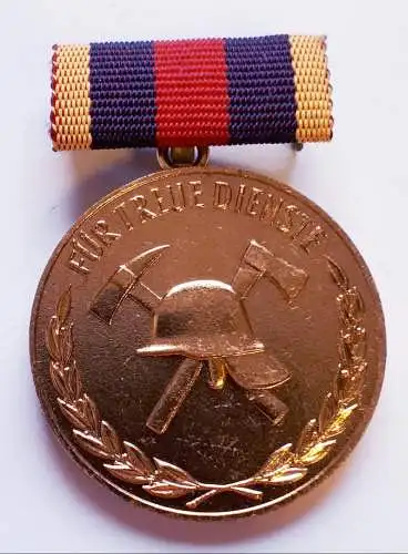 DDR Feuerwehr Medaille Für treue Dienste