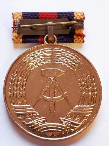 DDR Feuerwehr Medaille Für treue Dienste