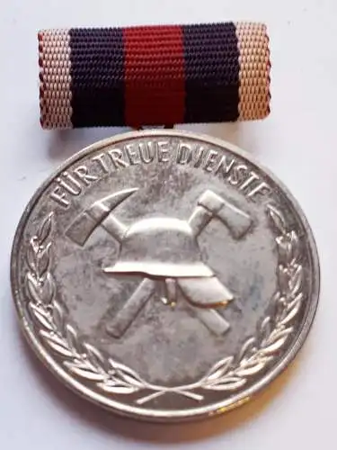 DDR Feuerwehr Medaille Für treue Dienste